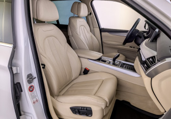 Подержанный автомобиль BMW X5 2014 года (24 фото)