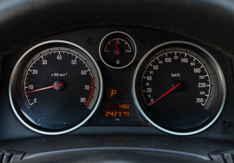 Подержанный автомобиль Opel Astra Hatchback 2007 года (16 фото)