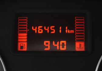 Подержанный автомобиль Renault Logan Sedan 2010 года (9 фото)