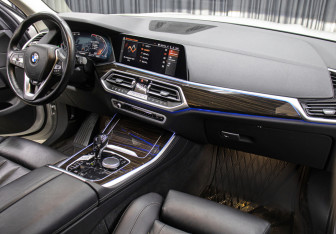 Подержанный автомобиль BMW X5 2021 года (11 фото)
