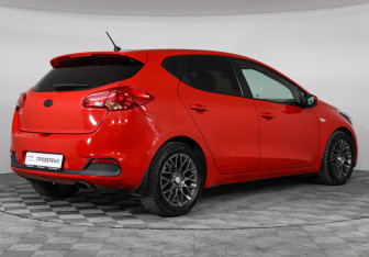 Подержанный автомобиль Kia Ceed Hatchback 2015 года (5 фото)