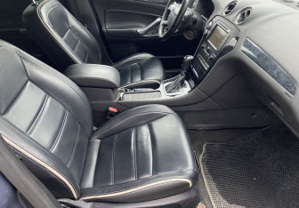 Подержанный автомобиль Ford Mondeo Sedan 2012 года (9 фото)