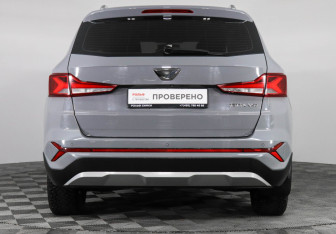 Подержанный автомобиль Jetta VS7 2023 года (6 фото)