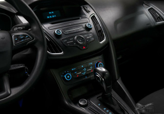 Подержанный автомобиль Ford Focus Sedan 2017 года (12 фото)