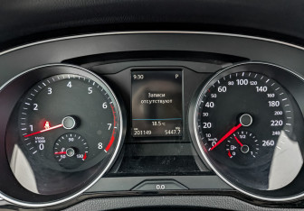 Подержанный автомобиль Volkswagen Passat Sedan 2017 года (16 фото)