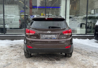 Подержанный автомобиль Hyundai ix35 2013 года (7 фото)