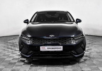 Подержанный автомобиль Kia K5 2020 года (2 фото)