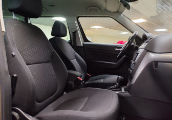 Подержанный автомобиль Skoda Yeti 2013 года (13 фото)