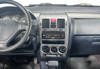 Подержанный автомобиль Hyundai Getz 2004 года (12 фото)