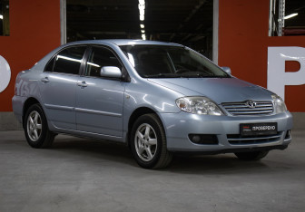 Подержанный автомобиль Toyota Corolla Sedan 2006 года (3 фото)