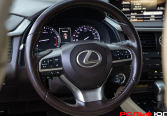 Подержанный автомобиль Lexus RX 2018 года (11 фото)