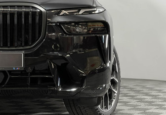 Новый BMW X7 2022 (8 фото)
