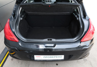 Подержанный автомобиль Peugeot 308 Hatchback 2010 года (9 фото)
