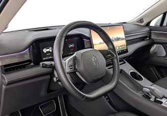 Подержанный автомобиль AITO M5 2023 года (15 фото)