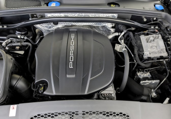 Подержанный автомобиль Porsche Macan 2019 года (9 фото)