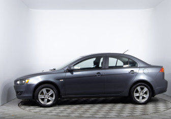 Подержанный автомобиль Mitsubishi Lancer Sedan 2008 года (8 фото)