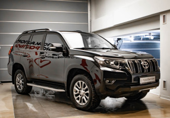 Подержанный автомобиль Toyota Land Cruiser Prado 2020 года (3 фото)