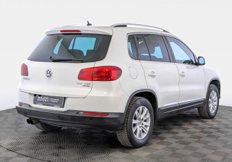 Подержанный автомобиль Volkswagen Tiguan 2012 года (5 фото)