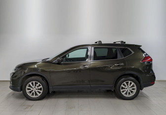 Подержанный автомобиль Nissan X-Trail 2021 года (8 фото)