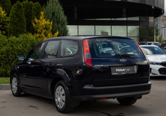 Подержанный автомобиль Ford Focus Wagon 2006 года (5 фото)