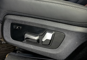 Подержанный автомобиль BMW X7 2024 года (27 фото)