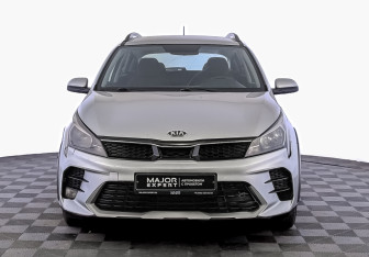 Подержанный автомобиль Kia Rio Hatchback 2021 года (2 фото)