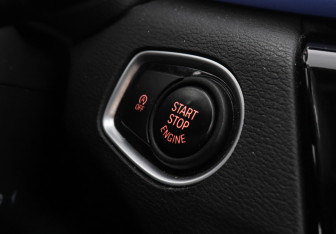 Подержанный автомобиль BMW X1 2016 года (16 фото)