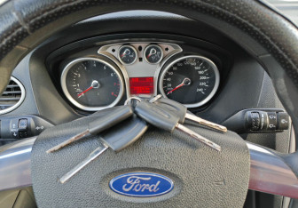 Подержанный автомобиль Ford Focus Sedan 2008 года (11 фото)