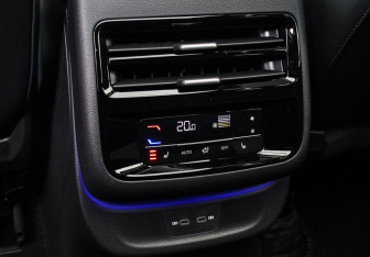 Подержанный автомобиль Volkswagen Teramont 2025 года (12 фото)