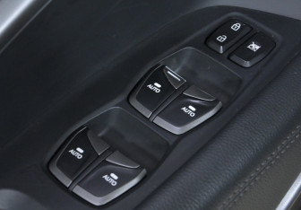 Подержанный автомобиль Hyundai Santa Fe 2014 года (16 фото)