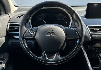 Подержанный автомобиль Mitsubishi Eclipse Cross 2022 года (12 фото)