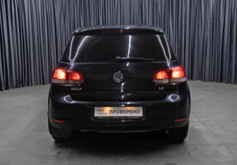 Подержанный автомобиль Volkswagen Golf Hatchback 2010 года (6 фото)