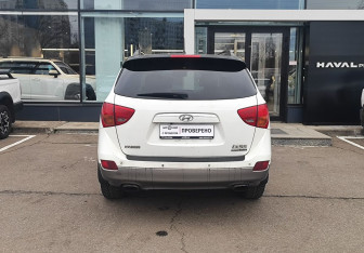 Подержанный автомобиль Hyundai ix55 2010 года (6 фото)