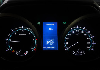 Подержанный автомобиль Toyota Land Cruiser Prado 2012 года (16 фото)