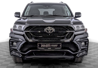Подержанный автомобиль Toyota Land Cruiser Suv 2017 года (2 фото)