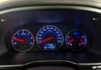 Подержанный автомобиль Hyundai Santa Fe 2011 года (12 фото)