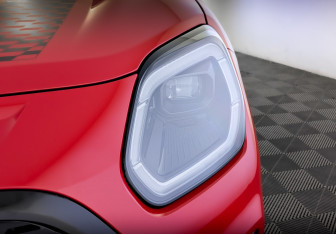 Подержанный автомобиль MINI Countryman 2024 года (13 фото)