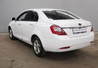 Подержанный автомобиль Geely Emgrand EC7 Sedan 2013 года (7 фото)