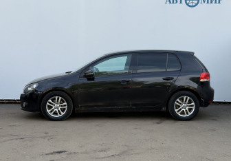 Подержанный автомобиль Volkswagen Golf Hatchback 2011 года (8 фото)