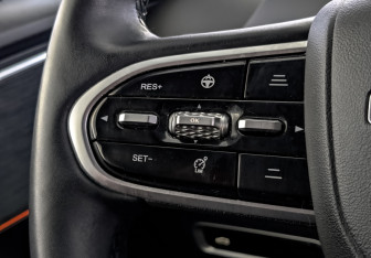 Подержанный автомобиль Omoda C5 2023 года (29 фото)