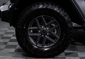 Подержанный автомобиль Jeep Wrangler 2024 года (15 фото)