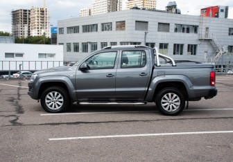 Подержанный автомобиль Volkswagen Amarok 2013 года (8 фото)