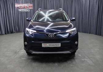 Подержанный автомобиль Toyota RAV4 2018 года (2 фото)