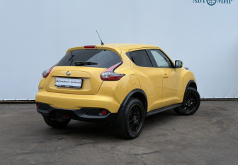 Подержанный автомобиль Nissan Juke 2015 года (5 фото)