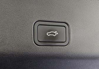 Подержанный автомобиль Geely Monjaro 2024 года (26 фото)