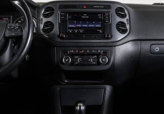 Подержанный автомобиль Volkswagen Tiguan 2011 года (14 фото)