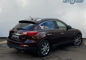 Подержанный автомобиль Infiniti QX50 2014 года (5 фото)