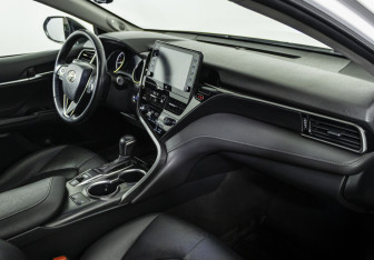 Подержанный автомобиль Toyota Camry Sedan 2021 года (9 фото)