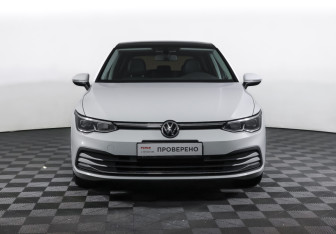 Подержанный автомобиль Volkswagen Golf Hatchback 2020 года (2 фото)