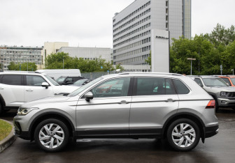 Подержанный автомобиль Volkswagen Tiguan 2021 года (6 фото)